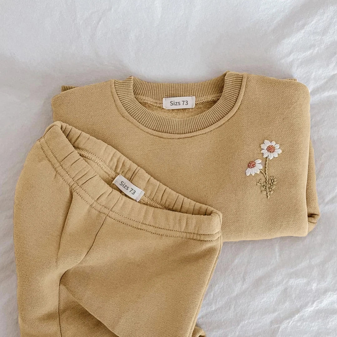 Daisy Embroidered Jogger Set - The Ollie Bee