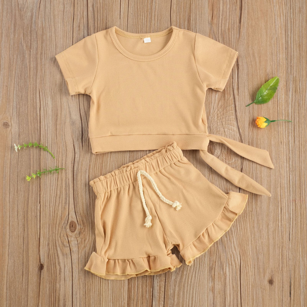 T-Shirt with Ruffle Shorts - The Ollie Bee
